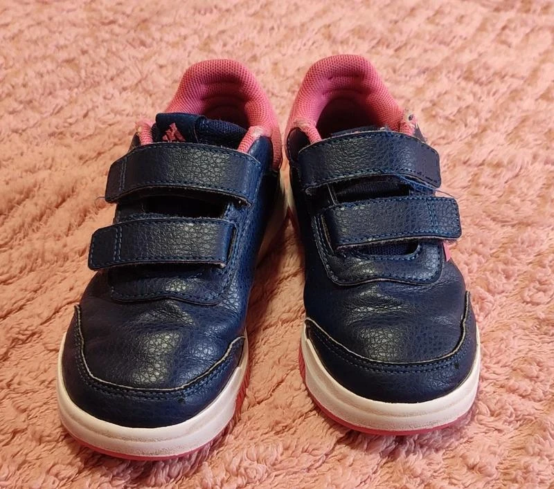 Sapatilhas adidas 30